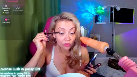 Snapshot of margohotty chatting on 10.06.25 Margo for you   online show from 10.06.25