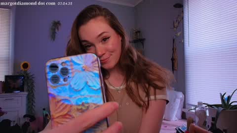 Snapshot of margotdiamond chatting on 02.04.25   online show from 02.04.25