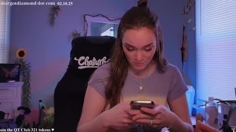 Snapshot of margotdiamond chatting on 02.10.25   online show from 02.10.25