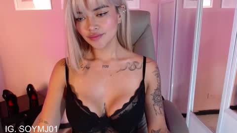 Snapshot of maria_jones chatting on 09.17.25 Instagram soymj01 online show from 09.17.25