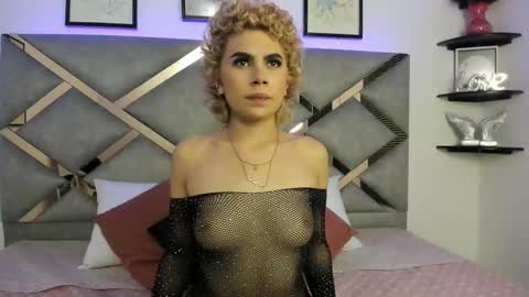 Snapshot of marian_pinzon chatting on 02.28.25 Marian online show from 02.28.25