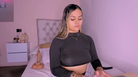 Snapshot of mariana__roe chatting on 03.06.25 Mariana Roe online show from 03.06.25