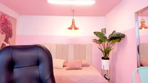 Snapshot of marie_harper chatting on 12.20.24 Marie online show from 12.20.24