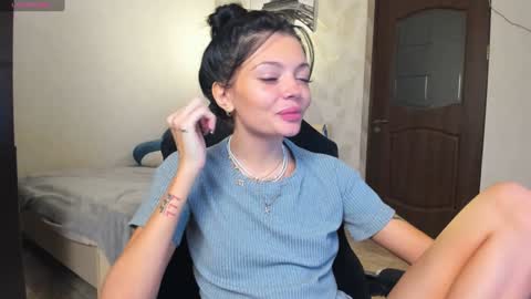 Snapshot of mariella__adams chatting on 01.18.25 Maria  online show from 01.18.25