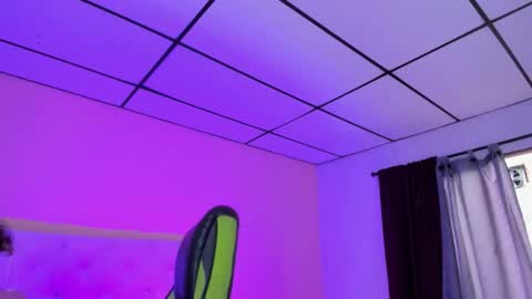 mariie_tayy online show from 10.18.25
