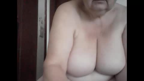 marilu64 online show from 10.18.25
