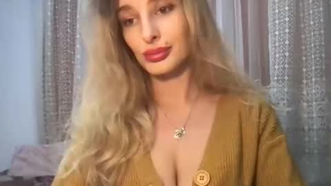 Snapshot of marilyndevilish chatting on 12.26.24 MarilynDevilish online show from 12.26.24