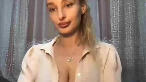 Snapshot of marilyndevilish chatting on 12.29.24 MarilynDevilish online show from 12.29.24