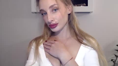 Snapshot of marilyndevilish chatting on 01.04.25 MarilynDevilish online show from 01.04.25