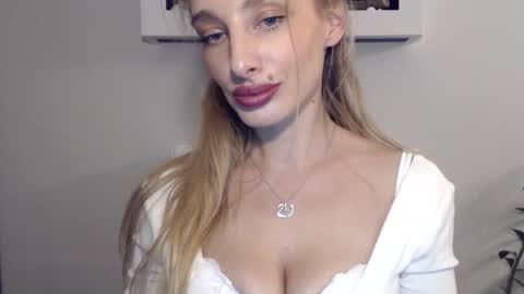 Snapshot of marilyndevilish chatting on 01.05.25 MarilynDevilish online show from 01.05.25