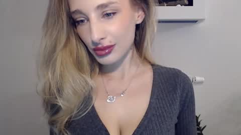 Snapshot of marilyndevilish chatting on 01.12.25 MarilynDevilish online show from 01.12.25