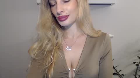 Snapshot of marilyndevilish chatting on 01.13.25 MarilynDevilish online show from 01.13.25