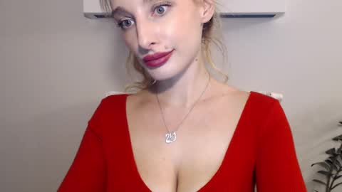 Snapshot of marilyndevilish chatting on 01.20.25 MarilynDevilish online show from 01.20.25