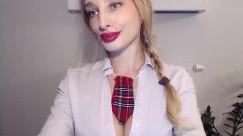 Snapshot of marilyndevilish chatting on 01.22.25 MarilynDevilish online show from 01.22.25