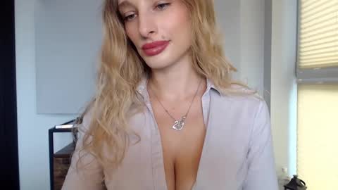 Snapshot of marilyndevilish chatting on 01.24.25 MarilynDevilish online show from 01.24.25