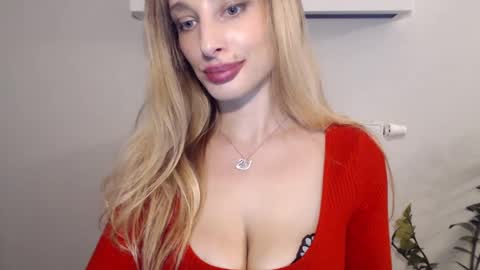 Snapshot of marilyndevilish chatting on 01.28.25 MarilynDevilish online show from 01.28.25