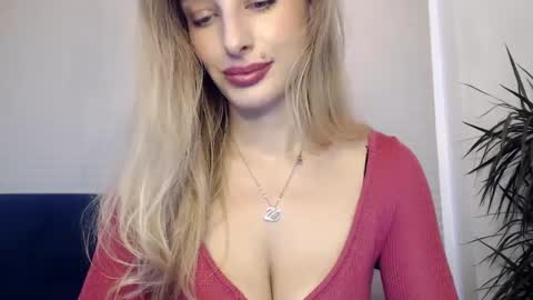 Snapshot of marilyndevilish chatting on 02.20.25 MarilynDevilish online show from 02.20.25