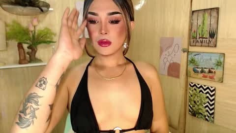 Snapshot of marinamorets chatting on 09.16.25 marina online show from 09.16.25