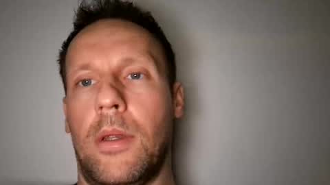 Snapshot of mark__39 chatting on 02.08.25 Mark online show from 02.08.25