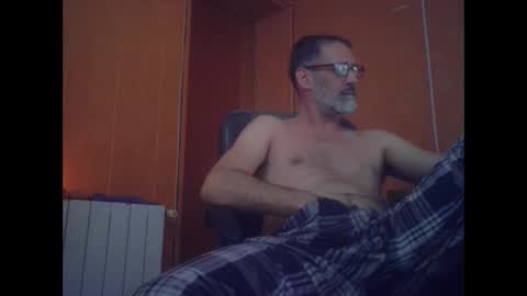 Snapshot of markbcnx chatting on 10.13.25 markbcnx online show from 10.13.25