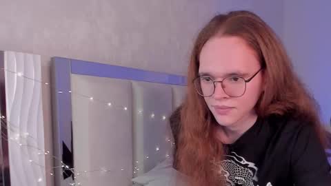 Snapshot of markglover chatting on 10.03.25 Mark online show from 10.03.25