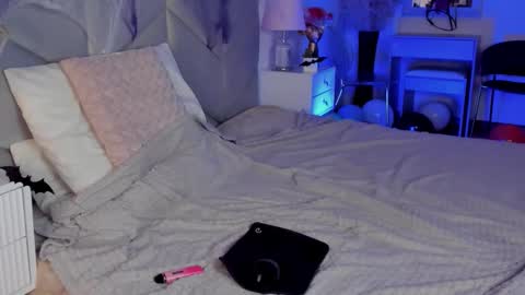 Snapshot of markglover chatting on 10.26.25 Mark online show from 10.26.25