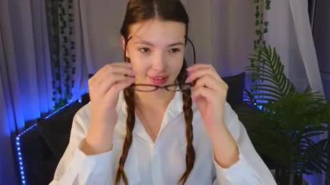 Snapshot of marshmelany chatting on 10.18.25 marshmelany online show from 10.18.25