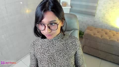 Snapshot of martiiinaa_ chatting on 12.17.24 Martina online show from 12.17.24