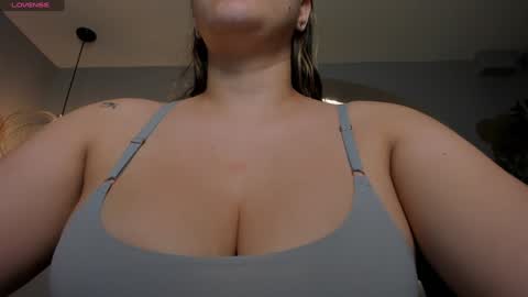 Snapshot of martinnabonnet chatting on 12.04.24 Martinna Bonnet online show from 12.04.24