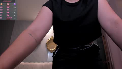 Snapshot of martinnabonnet chatting on 12.28.24 Martinna Bonnet online show from 12.28.24