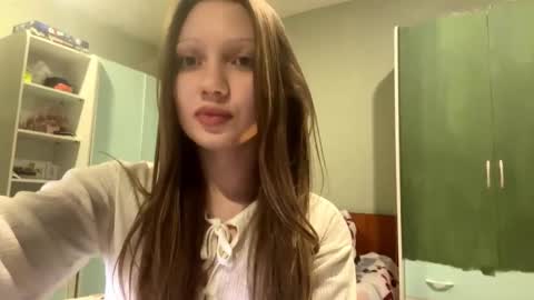 Snapshot of martinwion chatting on 09.26.25 Emily online show from 09.26.25