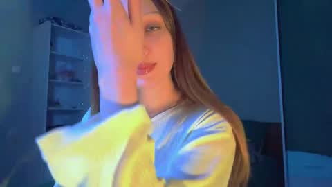 Snapshot of martinwion chatting on 10.04.25 Emily online show from 10.04.25
