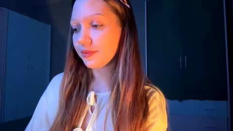 Snapshot of martinwion chatting on 10.06.25 Emily online show from 10.06.25