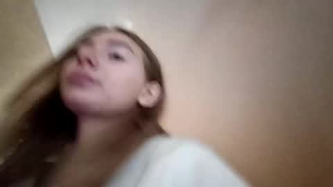 Hi My name is Elina Im 18 years old. online show from 09.24.25
