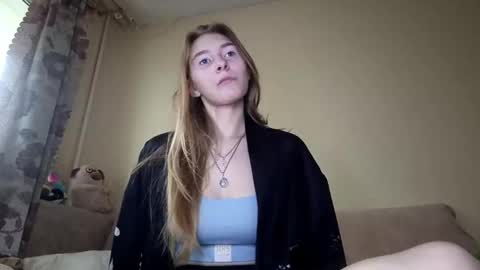Hi My name is Elina Im 18 years old. online show from 10.06.25