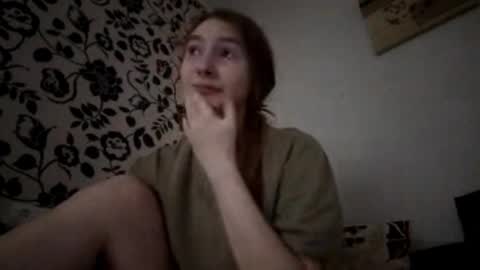 Hi My name is Elina Im 18 years old. online show from 10.13.25