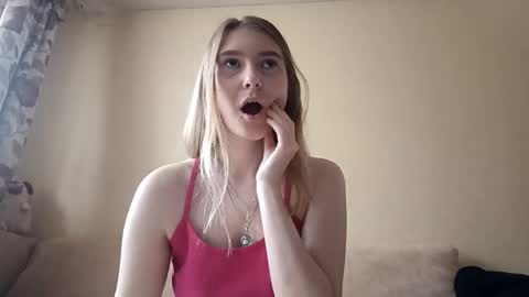 Hi My name is Elina Im 18 years old. online show from 10.20.25