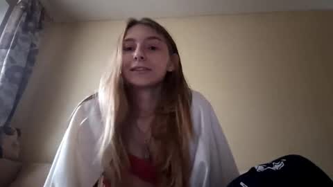 Hi My name is Elina Im 18 years old. online show from 10.21.25