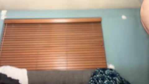 Snapshot of masculinehole chatting on 09.29.25 Masculine Hole online show from 09.29.25