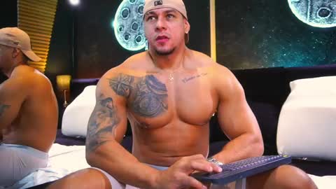 Snapshot of massimowalton2 chatting on 09.25.25 massimowalton2 online show from 09.25.25