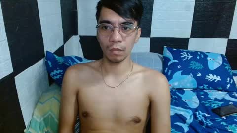 Snapshot of massive_boner02 chatting on 12.10.24 massive_boner02 online show from 12.10.24