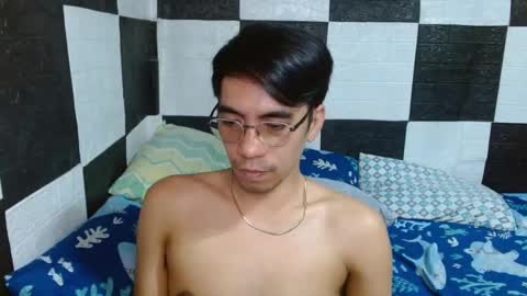 Snapshot of massive_boner02 chatting on 01.12.25 massive_boner02 online show from 01.12.25