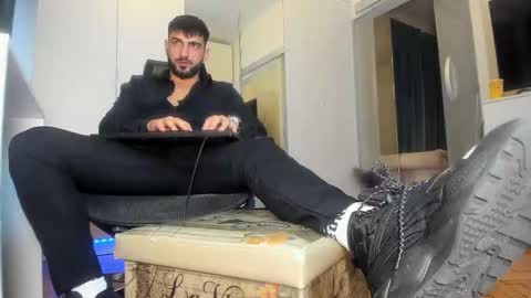 Snapshot of master9four chatting on 10.05.25 Matthew online show from 10.05.25