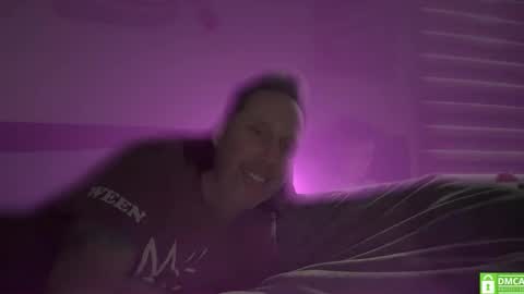 Snapshot of matchingtracksuits chatting on 01.27.25 Jer and Kel online show from 01.27.25