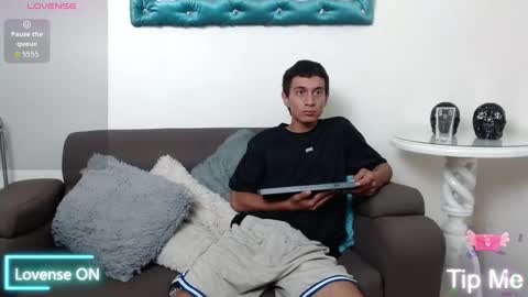Snapshot of mateocruz_ chatting on 10.07.25 Mateo online show from 10.07.25