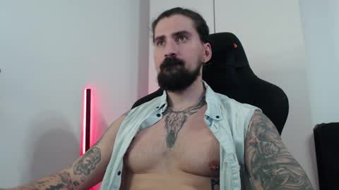 Snapshot of mateohalifa chatting on 10.10.25 mateohalifa online show from 10.10.25