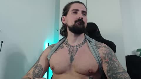 Snapshot of mateohalifa chatting on 10.17.25 mateohalifa online show from 10.17.25