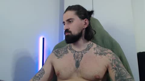 Snapshot of mateohalifa chatting on 10.31.25 mateohalifa online show from 10.31.25