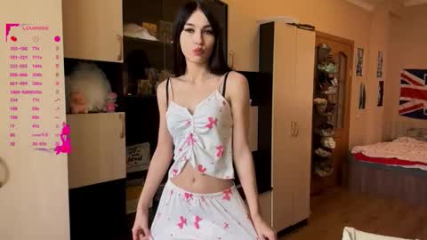 Monika online show from 10.19.25