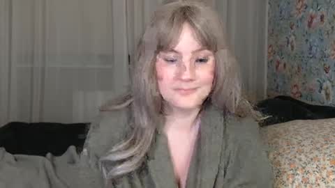 Snapshot of mathilde_solveig chatting on 12.29.24 mathilde_solveig online show from 12.29.24